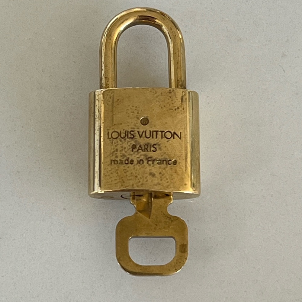 LOUIS VUITTON #317 LOCK & KEY - Picture 2 of 3